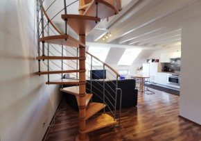 duplex apartment - city centre - airconditioned - netflix - 2 balconies